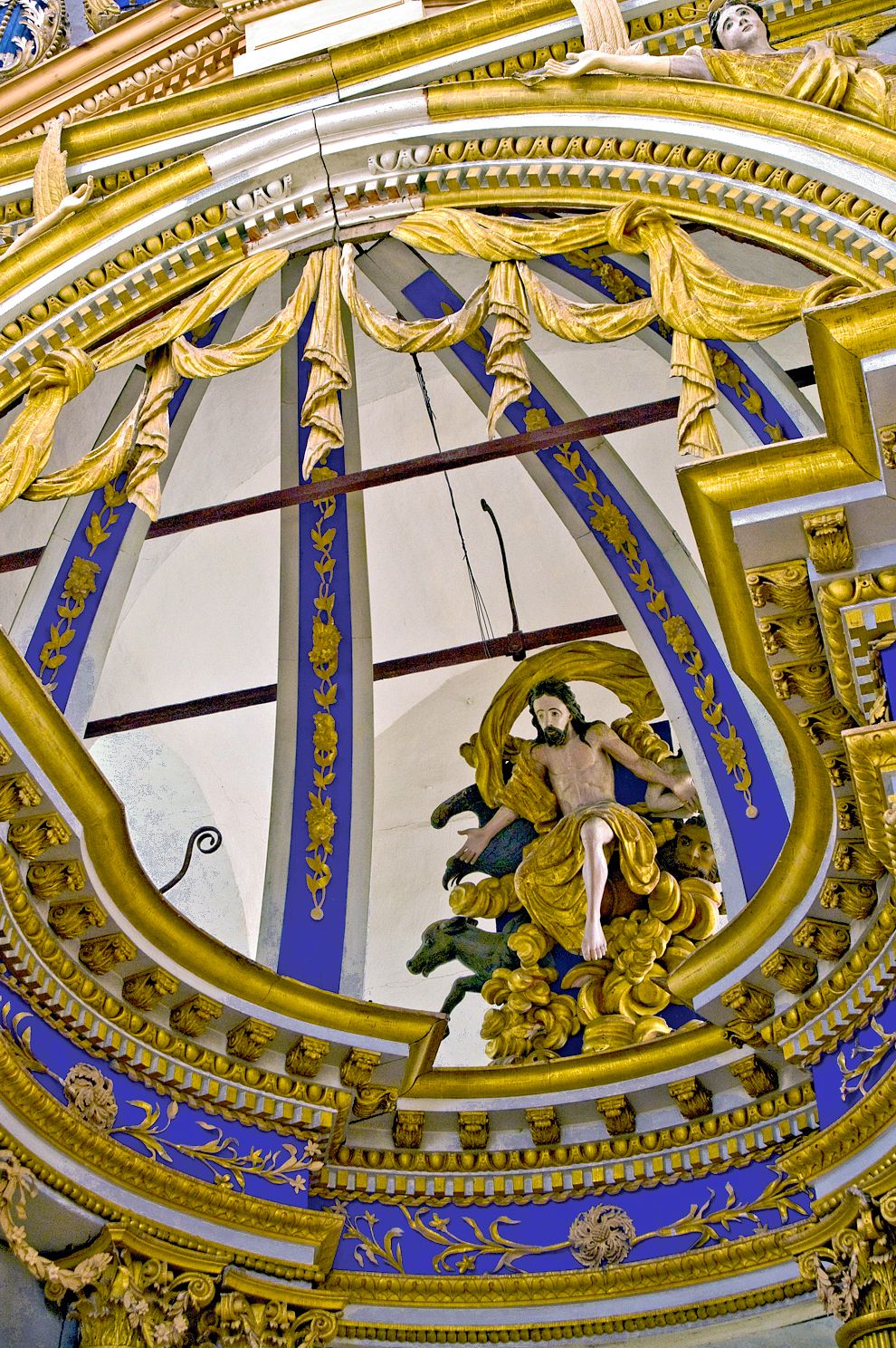 Belozersk
Russia. Vologda Region. Belozersk District
Kremlin
Cathedral of the TransfigurationGorodskoi Val street 13
Interior. Iconostasis. Christ enthroned, with symbols of evangelists
2009-08-08
© Photographs by William Brumfield