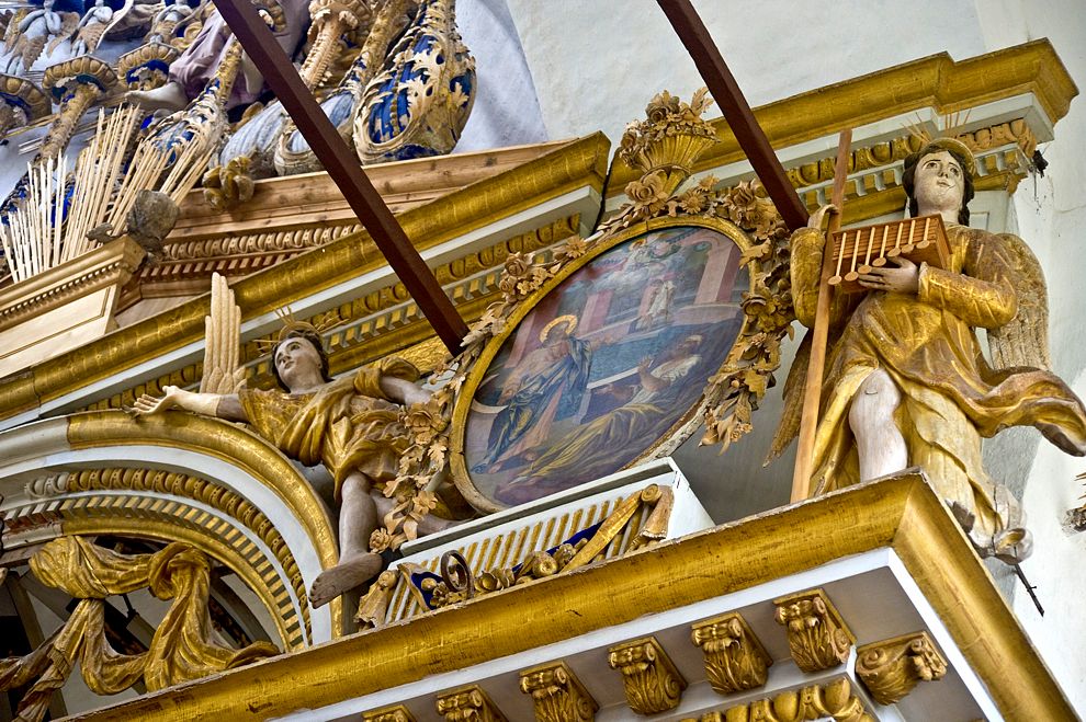 Belozersk
Russia. Vologda Region. Belozersk District
Kremlin
Cathedral of the TransfigurationGorodskoi Val street 13
Interior. Iconostasis. Right side of pediment
2009-08-08
© Photographs by William Brumfield