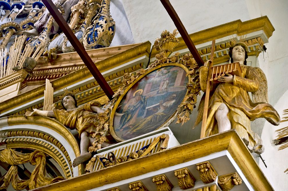 Belozersk
Russia. Vologda Region. Belozersk District
Kremlin
Cathedral of the TransfigurationGorodskoi Val street 13
Interior. Iconostasis. Right side of pediment
2009-08-08
© Photographs by William Brumfield