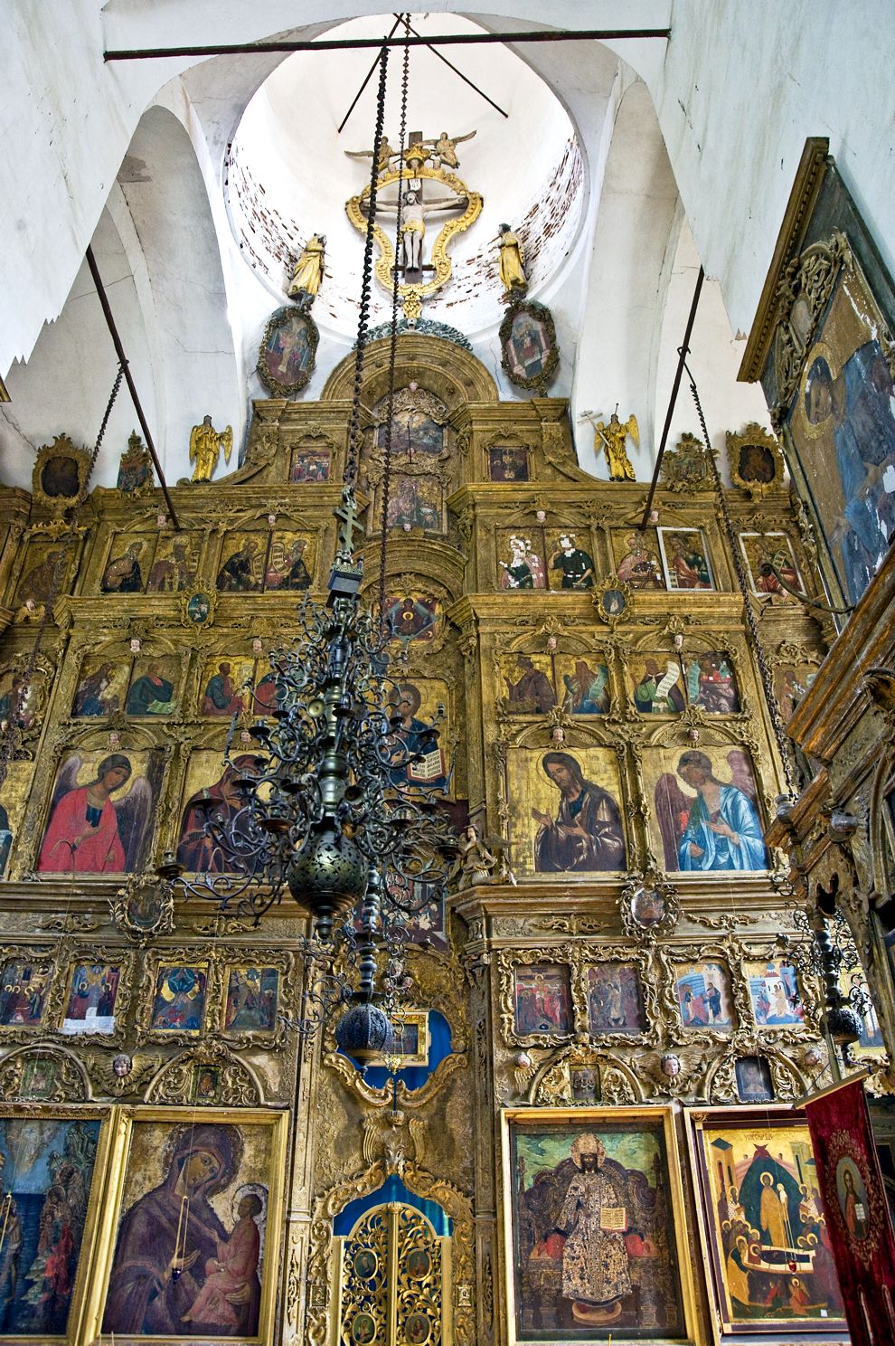 Belozersk
Russia. Vologda Region. Belozersk District
Church of the DormitionMarks Street 43
Interior. Iconostasis
2009-08-08
© Photographs by William Brumfield