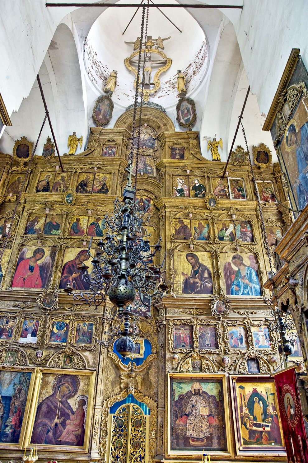 Belozersk
Russia. Vologda Region. Belozersk District
Church of the DormitionMarks Street 43
Interior. Iconostasis
2009-08-08
© Photographs by William Brumfield