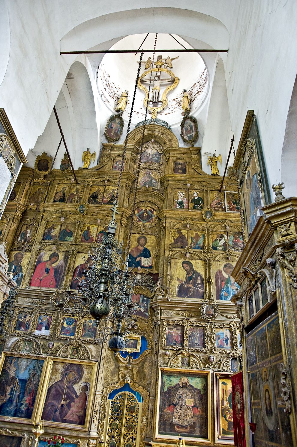 Belozersk
Russia. Vologda Region. Belozersk District
Church of the DormitionMarks Street 43
Interior. Iconostasis
2009-08-08
© Photographs by William Brumfield