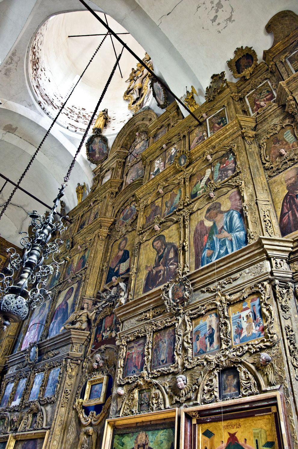 Belozersk
Russia. Vologda Region. Belozersk District
Church of the DormitionMarks Street 43
Interior. Iconostasis
2009-08-08
© Photographs by William Brumfield