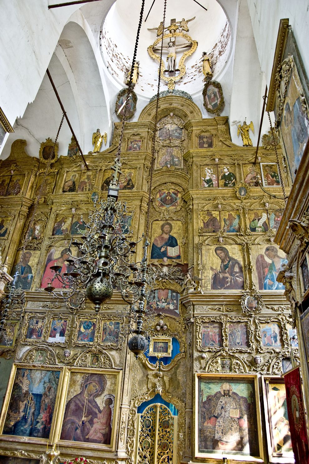 Belozersk
Russia. Vologda Region. Belozersk District
Church of the DormitionMarks Street 43
Interior. Iconostasis
2009-08-08
© Photographs by William Brumfield