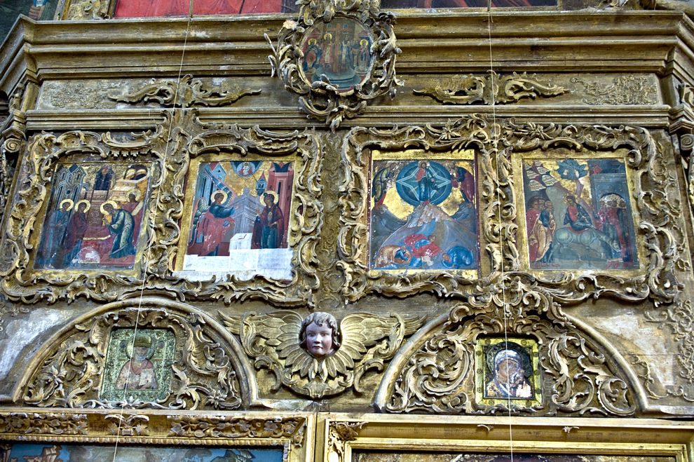 Belozersk
Russia. Vologda Region. Belozersk District
Church of the DormitionMarks Street 43
Interior. Iconostasis. Festival row of icons
2009-08-08
© Photographs by William Brumfield