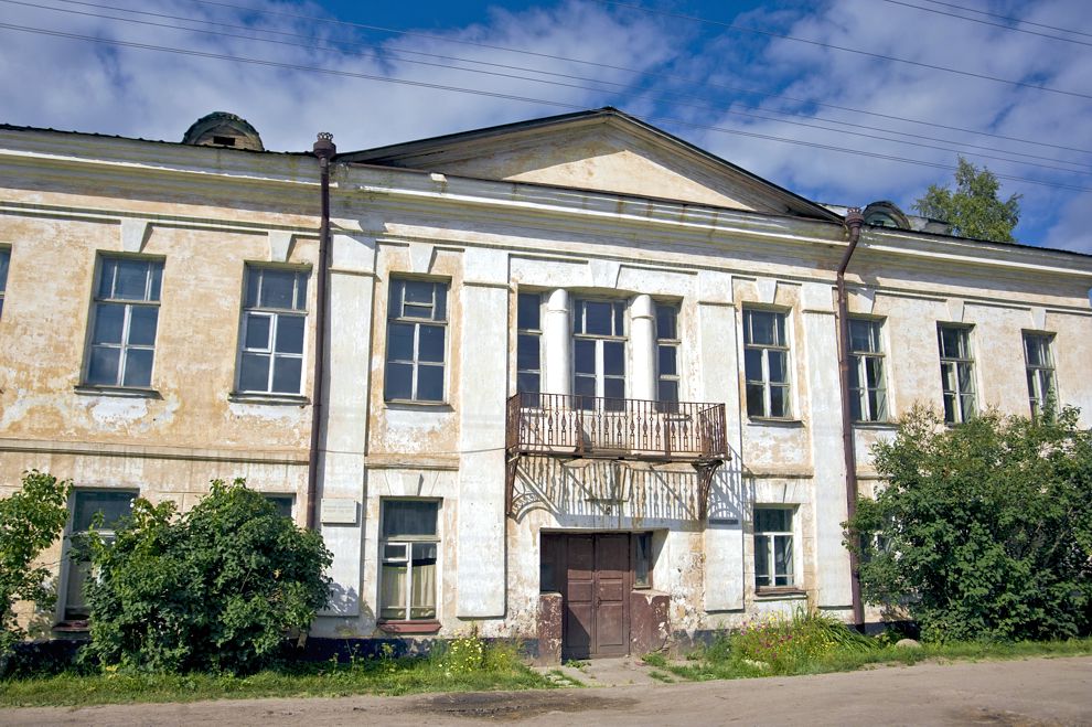 Белозерск, г.
Россия. Вологодская обл.. Белозерский р-н
Главное здание городской усадьбы
Фасад
2009-08-08
© Фотографии Уильяма Брумфилда