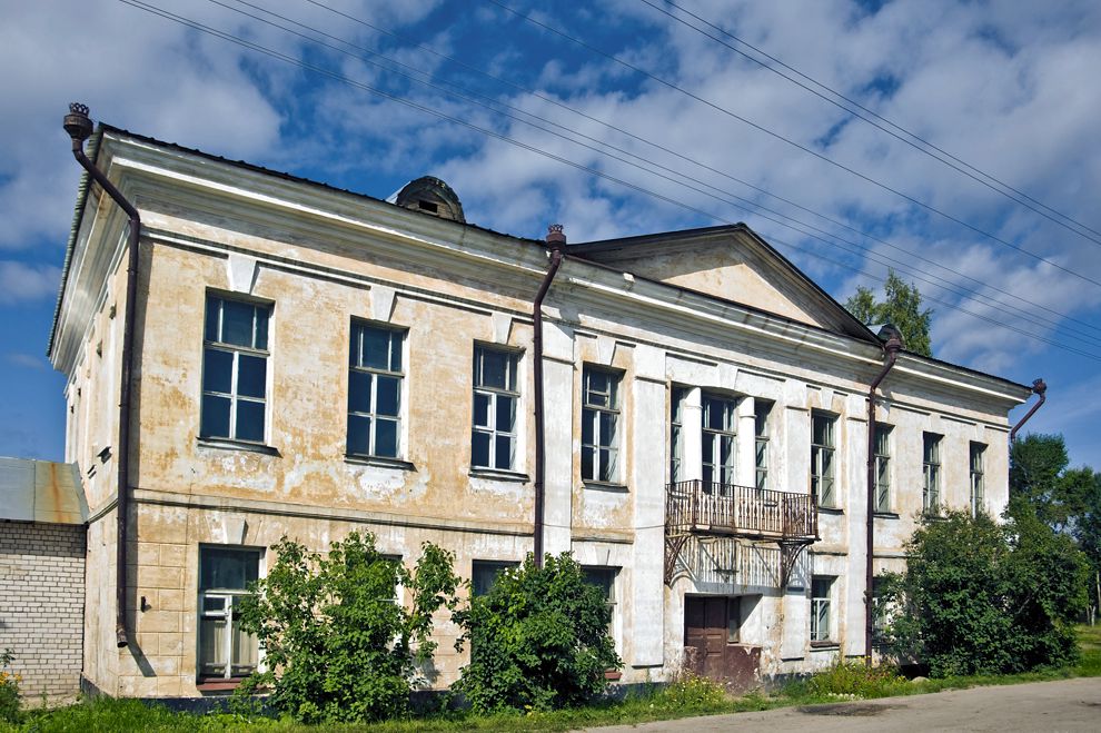 Белозерск, г.
Россия. Вологодская обл.. Белозерский р-н
Главное здание городской усадьбы
Фасад
2009-08-08
© Фотографии Уильяма Брумфилда