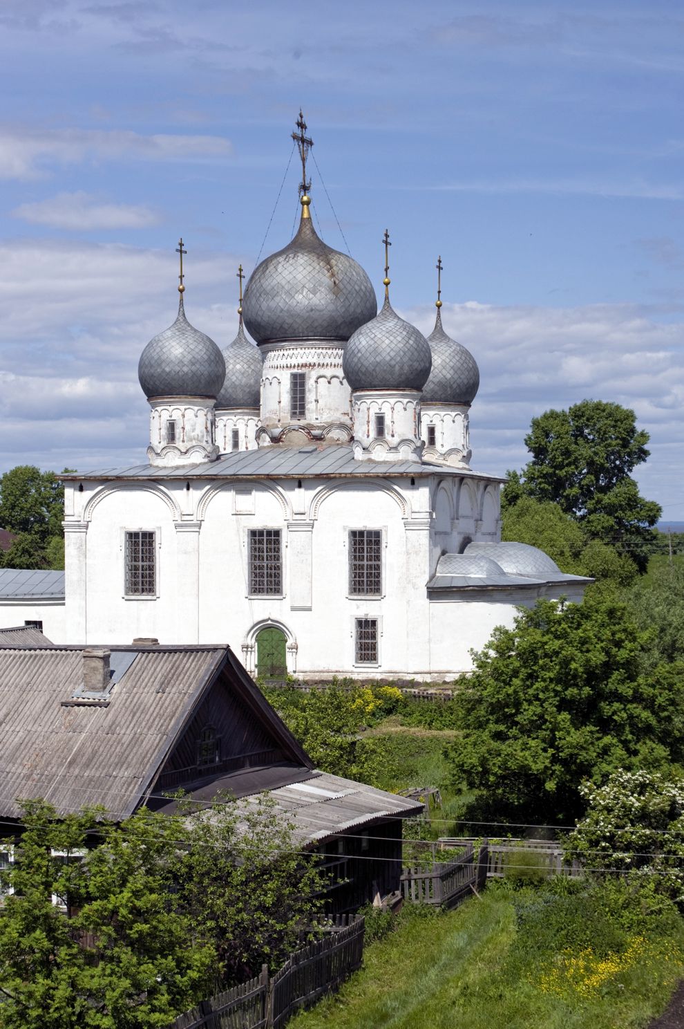 Belozersk
Russia. Vologda Region. Belozersk District
Kremlin
Cathedral of the TransfigurationGorodskoi Val street 13
2010-06-09
© Photographs by William Brumfield