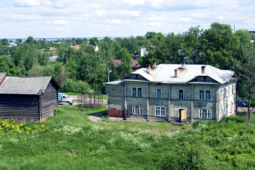 Белозерск, г.
Россия. Вологодская обл.. Белозерский р-н
Деревянный дом
2010-06-09
© Фотографии Уильяма Брумфилда