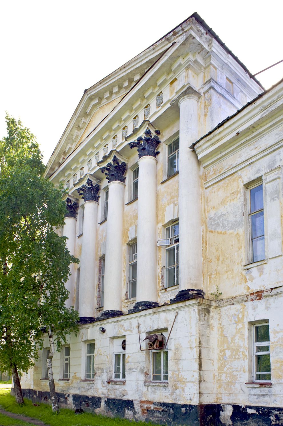 Белозерск, г.
Россия. Вологодская обл.. Белозерский р-н
Главное здание городской усадьбы
Боковая сторона
2010-06-09
© Фотографии Уильяма Брумфилда