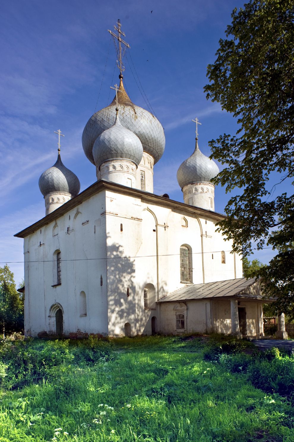 Belozersk
Russia. Vologda Region. Belozersk District
Church of the DormitionMarks Street 43
2010-06-09
© Photographs by William Brumfield