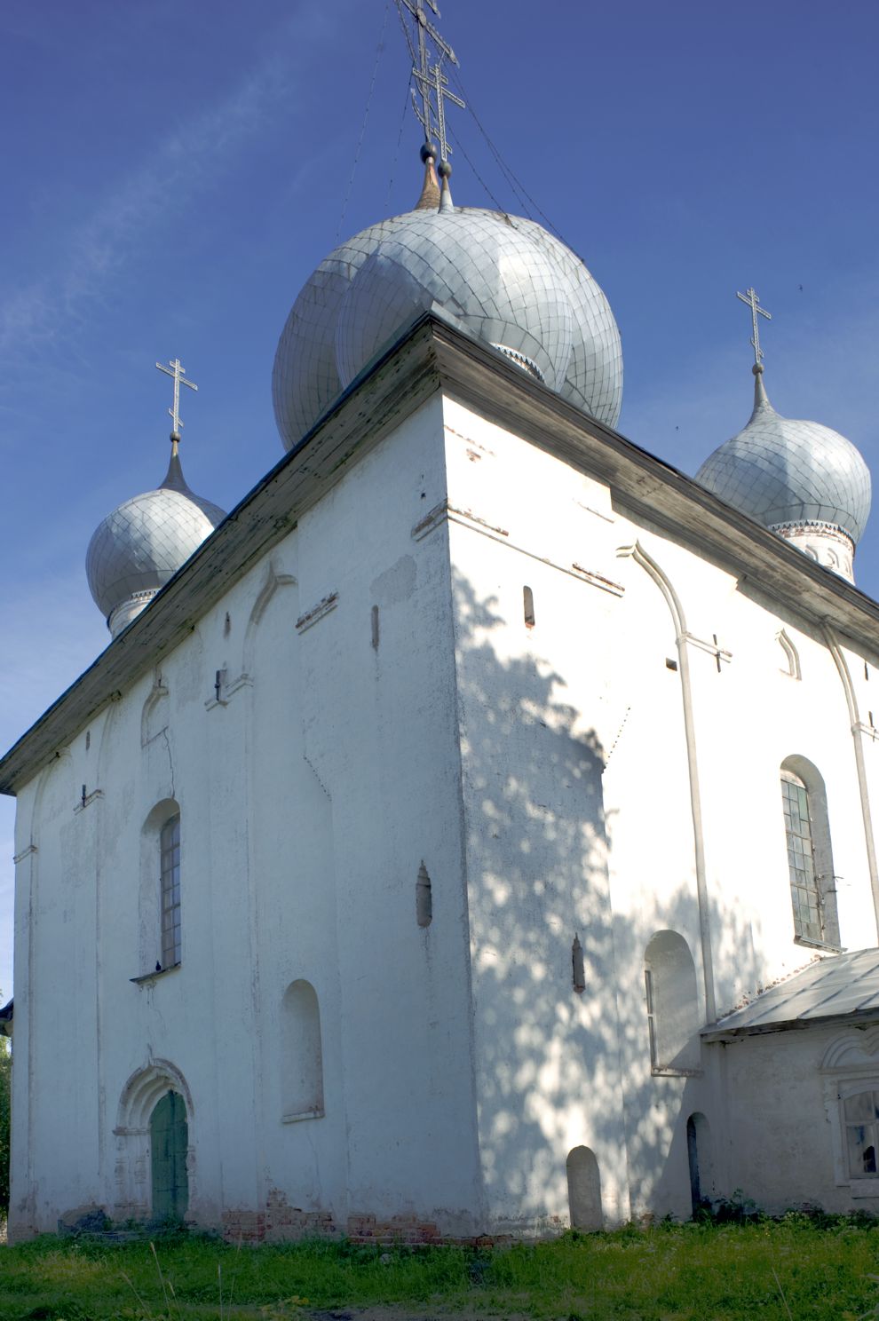 Belozersk
Russia. Vologda Region. Belozersk District
Church of the DormitionMarks Street 43
2010-06-09
© Photographs by William Brumfield