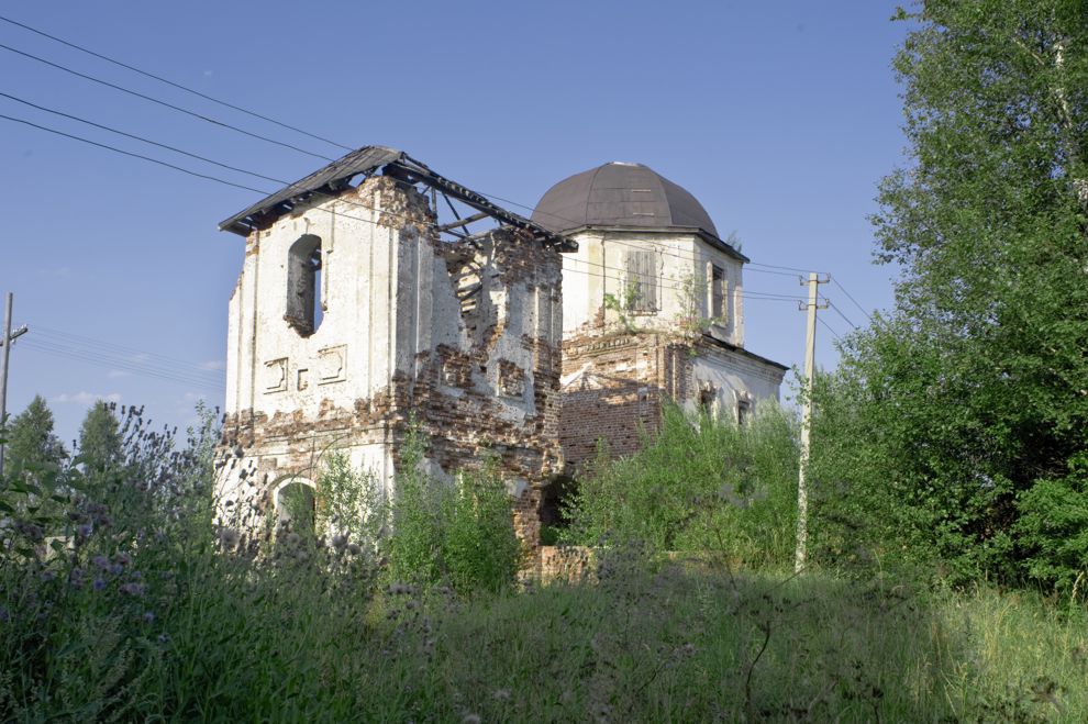 Belozersk
Russia. Vologda Region. Belozersk District
Church of Saint Paraskeva PiatnitsaNaberejnaia Street
2010-07-22
© Photographs by William Brumfield