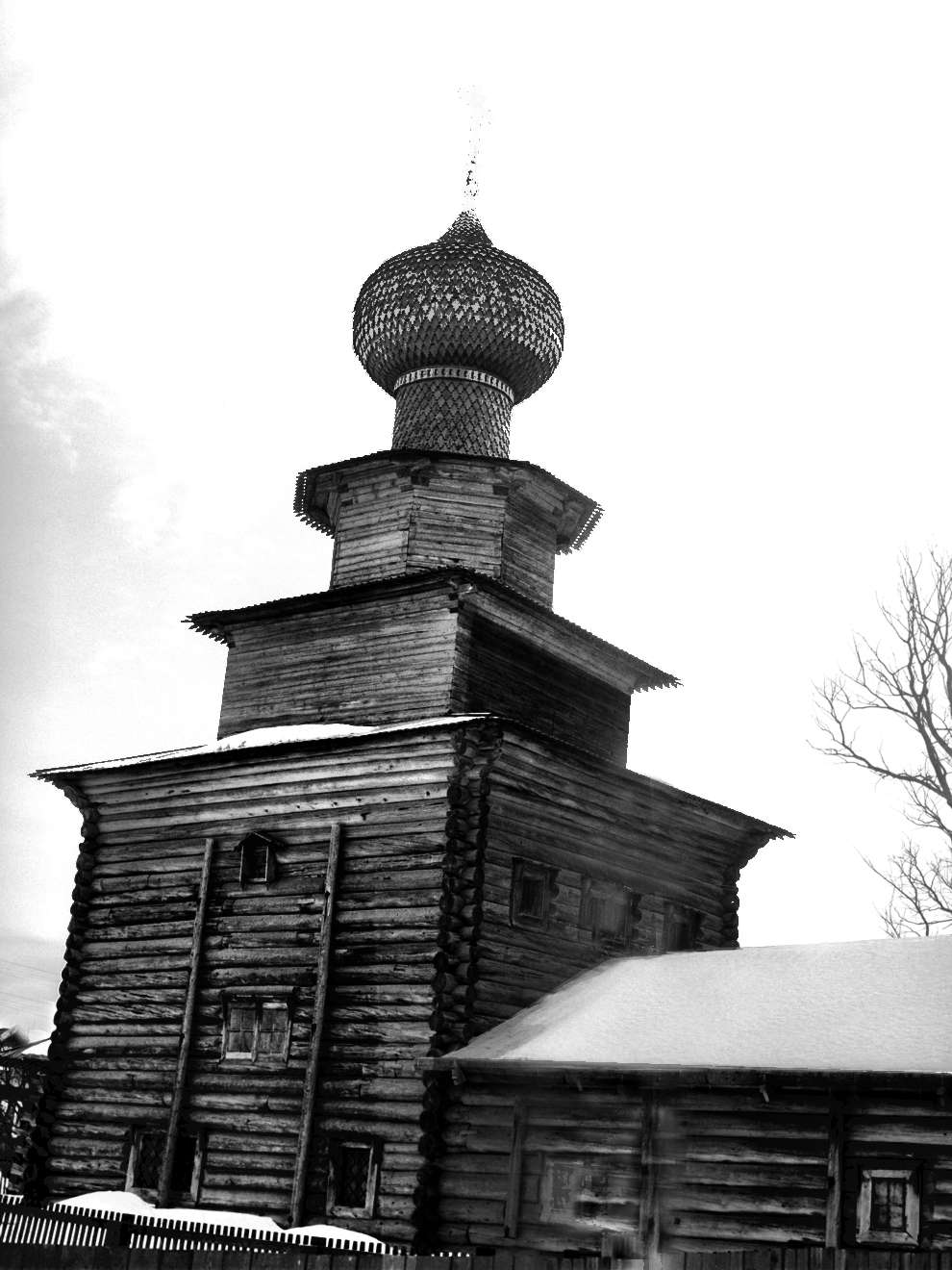 Belozersk
Russia. Vologda Region. Belozersk District
Church of Elijah the ProphetShukshin Street 13 / Svoboda (Freedom) Street
1998-03-03
© Photographs by William Brumfield