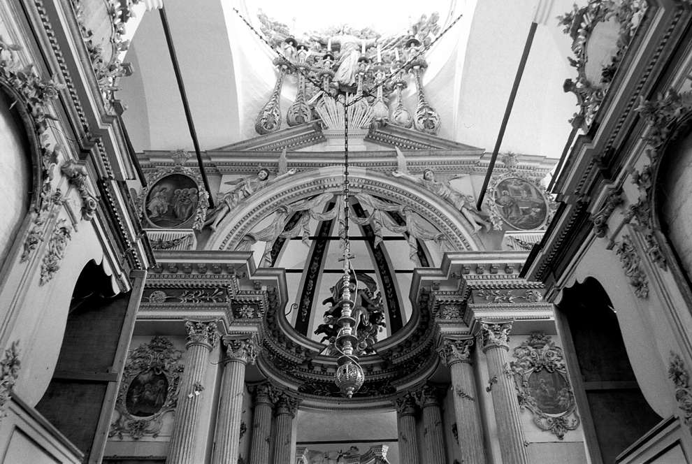 Belozersk
Russia. Vologda Region. Belozersk District
Kremlin
Cathedral of the TransfigurationGorodskoi Val street 13
Interior. Iconostasis
1998-03-03
© Photographs by William Brumfield