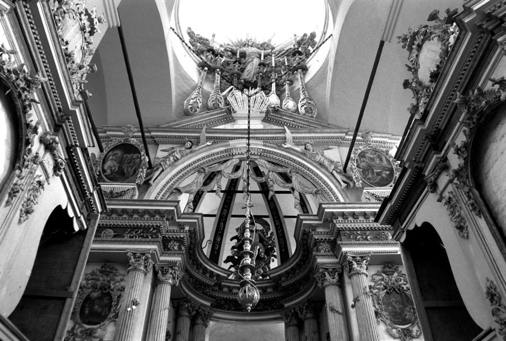 Belozersk
Russia. Vologda Region. Belozersk District
Kremlin
Cathedral of the TransfigurationGorodskoi Val street 13
Interior. Iconostasis
1998-03-03
© Photographs by William Brumfield