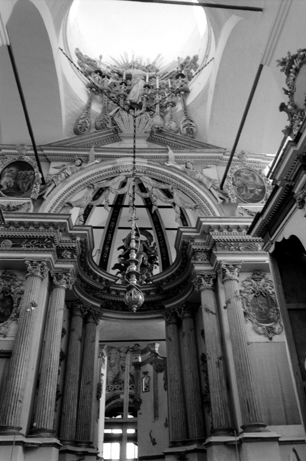 Belozersk
Russia. Vologda Region. Belozersk District
Kremlin
Cathedral of the TransfigurationGorodskoi Val street 13
Interior. Iconostasis
1998-03-03
© Photographs by William Brumfield