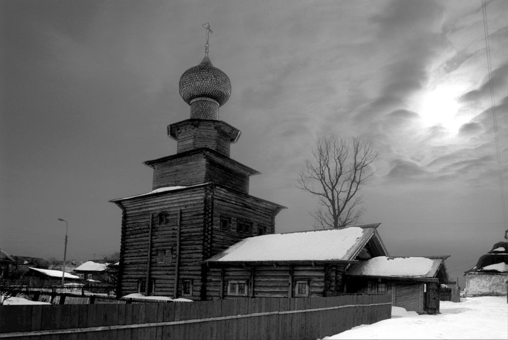 Белозерск, г.
Россия. Вологодская обл.. Белозерский р-н
Церковь Ильи ПророкаШукшина ул. 13 / Свободы ул.
1998-03-03
© Фотографии Уильяма Брумфилда