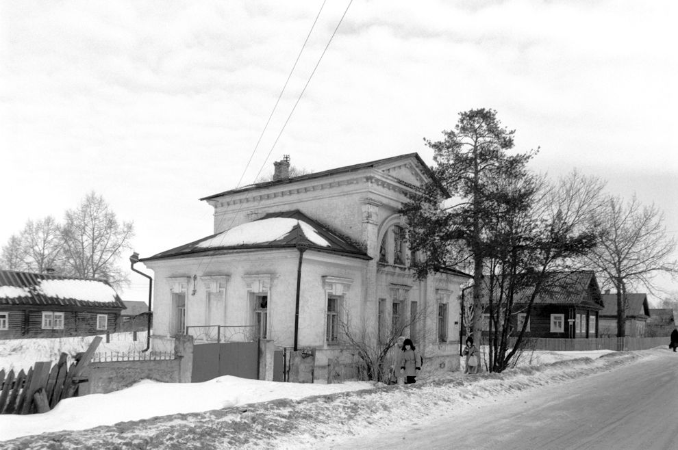 Белозерск, г.
Россия. Вологодская обл.. Белозерский р-н
Дом Инюшиных
1998-03-03
© Фотографии Уильяма Брумфилда