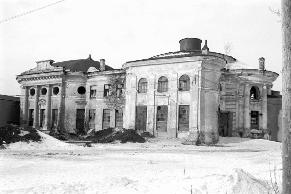 Белозерск, г.
Россия. Вологодская обл.. Белозерский р-н
Церковь Иоанна ПредтечиIII Интернационала ул.
1998-03-03
© Фотографии Уильяма Брумфилда