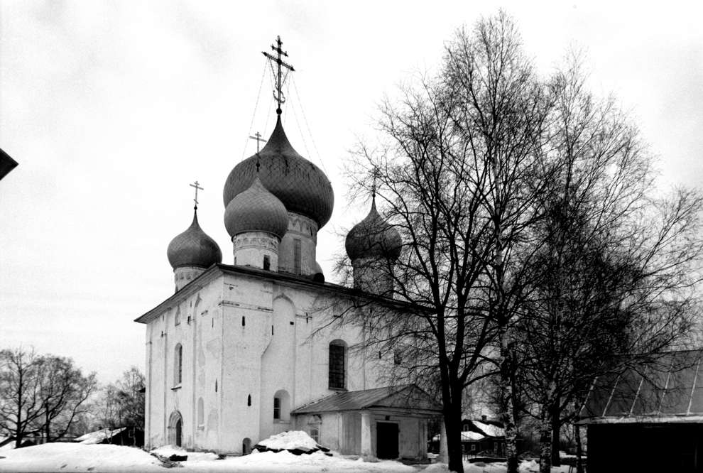 Белозерск, г.
Россия. Вологодская обл.. Белозерский р-н
Собор Успения Пресвятой БогородицыМаркса ул. 43
1998-03-03
© Фотографии Уильяма Брумфилда