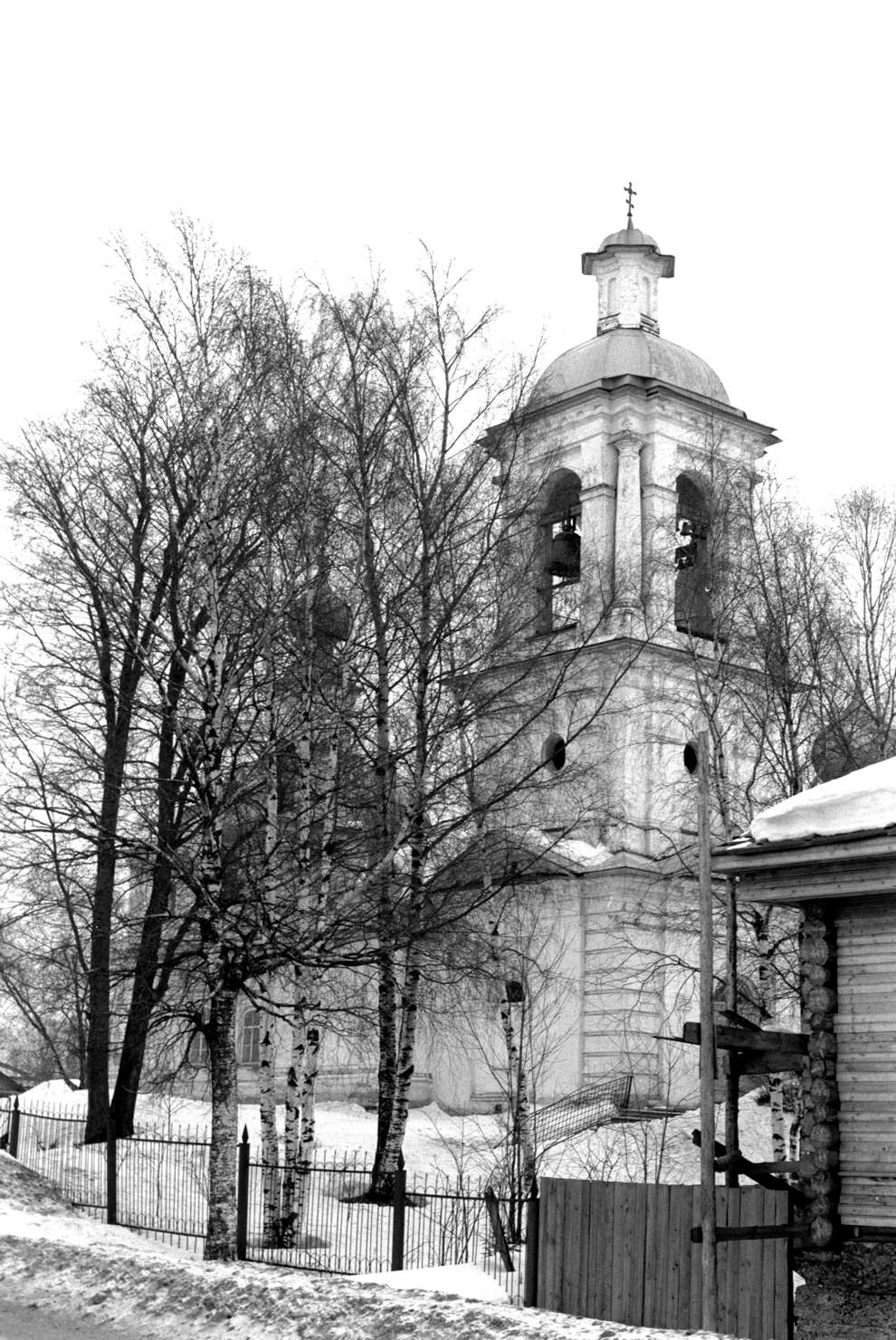 Belozersk
Russia. Vologda Region. Belozersk District
Church of the EpiphanyMarks Street 45
1998-03-03
© Photographs by William Brumfield