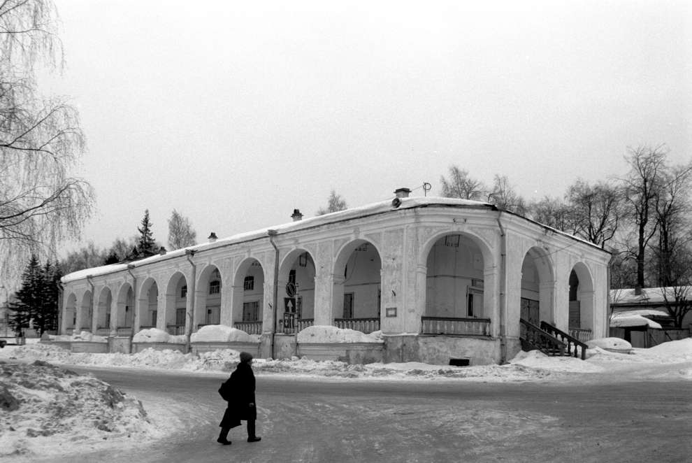 Белозерск, г.
Россия. Вологодская обл.. Белозерский р-н
Торговые ряды, до 1840
1998-03-03
© Фотографии Уильяма Брумфилда