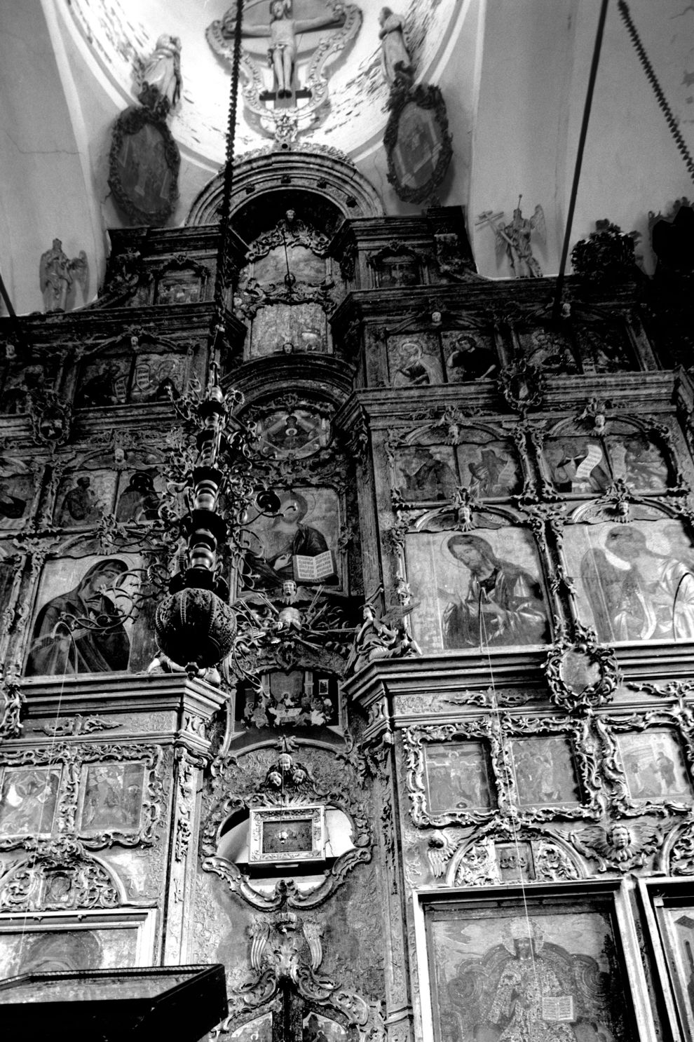 Belozersk
Russia. Vologda Region. Belozersk District
Church of the DormitionMarks Street 43
Interior. Iconostasis
1999-07-23
© Photographs by William Brumfield