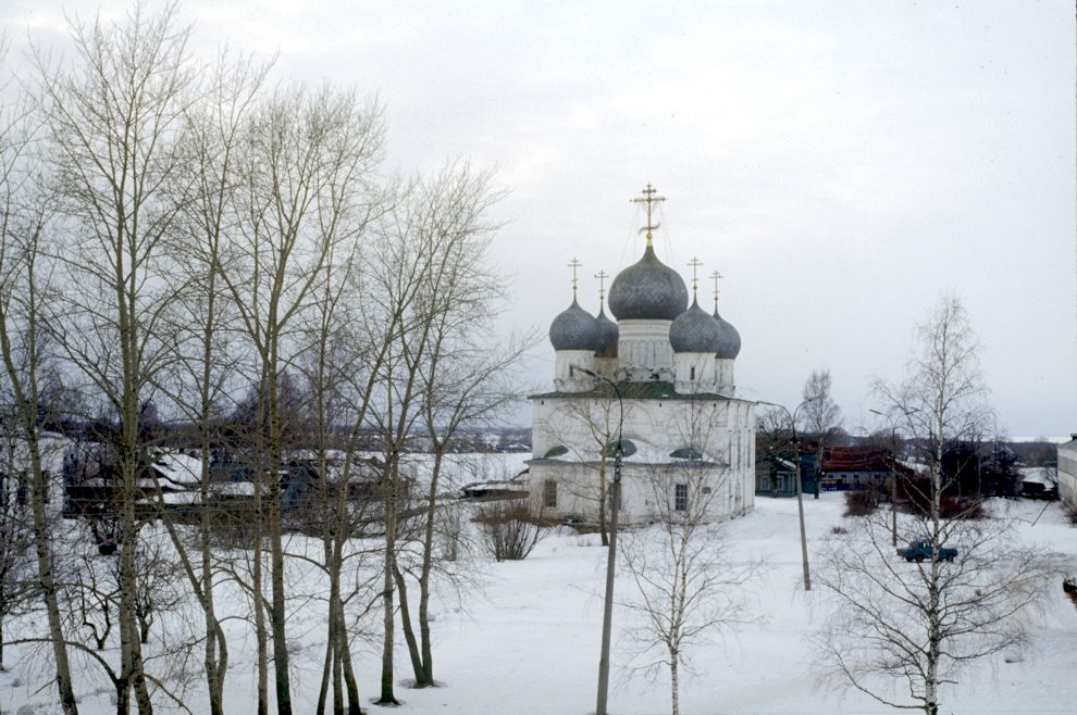 Белозерск, г.
Россия. Вологодская обл.. Белозерский р-н
Кремль
Собор Спаса ПреображенияГородской Вал, ул. 13
1998-03-03
© Фотографии Уильяма Брумфилда