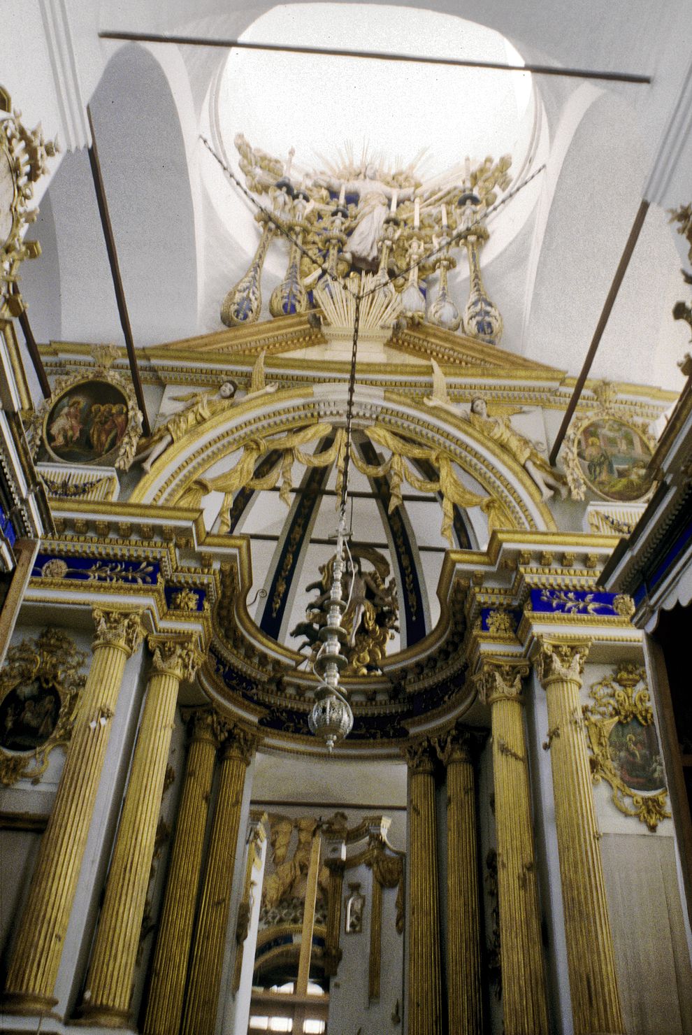 Belozersk
Russia. Vologda Region. Belozersk District
Kremlin
Cathedral of the TransfigurationGorodskoi Val street 13
Interior. Iconostasis
1998-03-03
© Photographs by William Brumfield