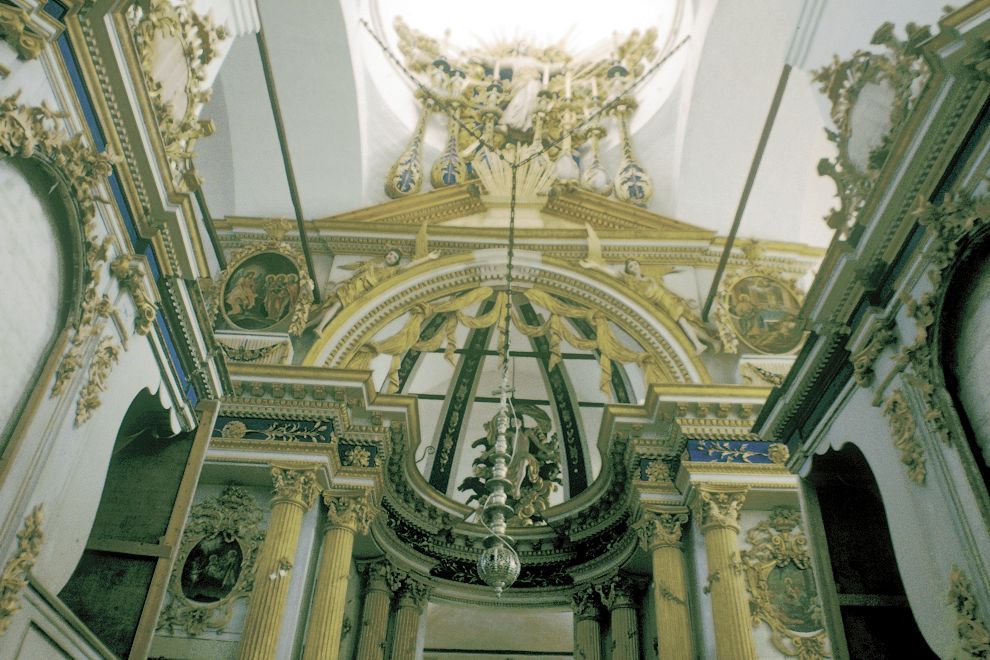 Belozersk
Russia. Vologda Region. Belozersk District
Kremlin
Cathedral of the TransfigurationGorodskoi Val street 13
Interior. Iconostasis
1998-03-03
© Photographs by William Brumfield