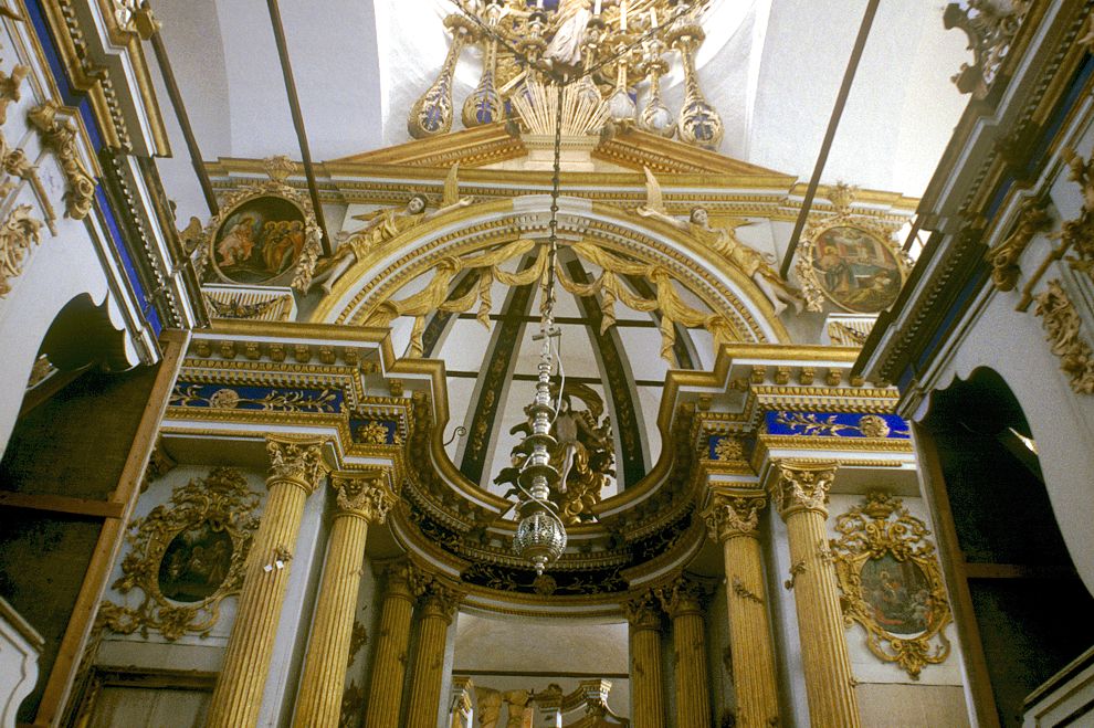 Belozersk
Russia. Vologda Region. Belozersk District
Kremlin
Cathedral of the TransfigurationGorodskoi Val street 13
Interior. Iconostasis
1998-03-03
© Photographs by William Brumfield