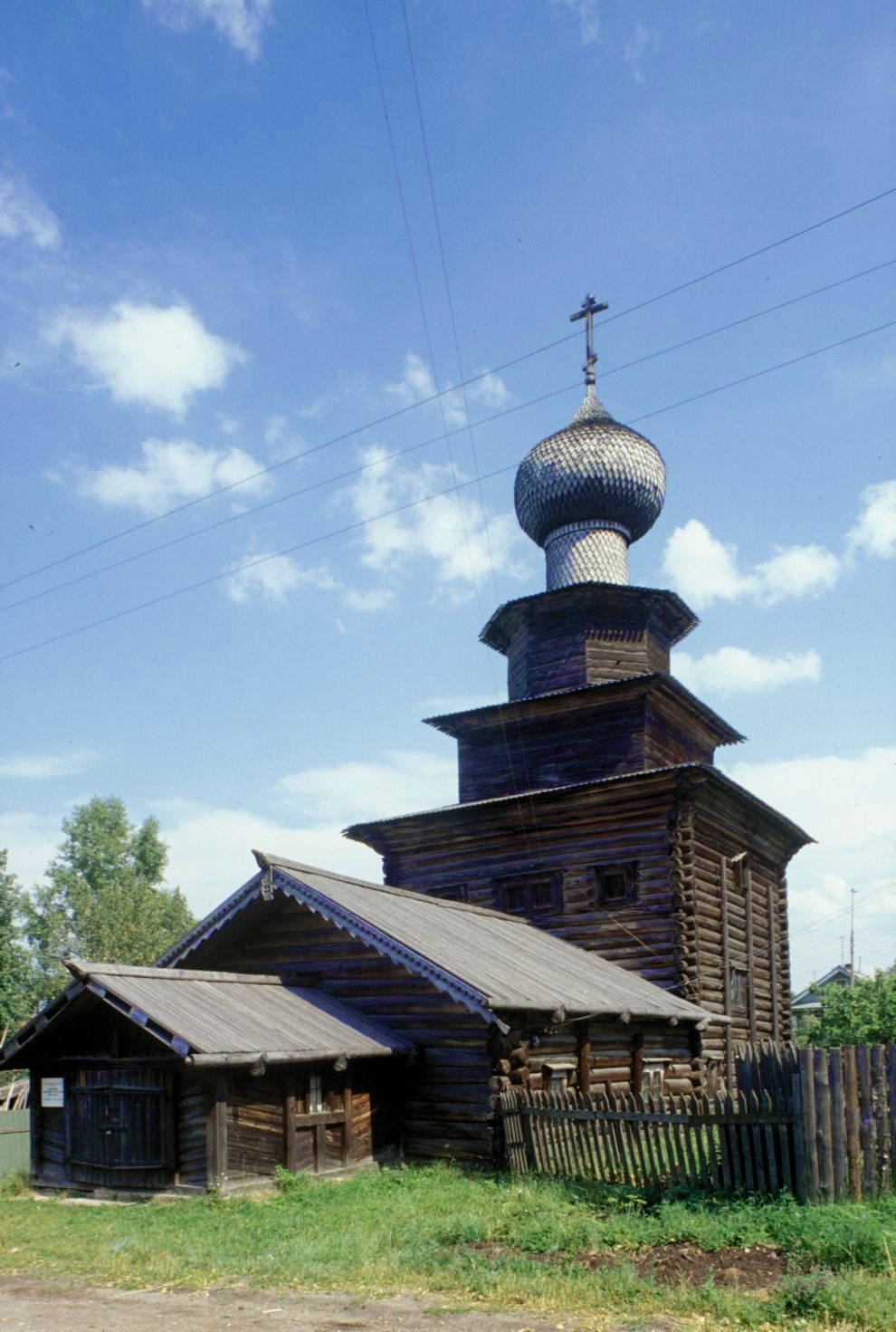 Белозерск, г.
Россия. Вологодская обл.. Белозерский р-н
Церковь Ильи ПророкаШукшина ул. 13 / Свободы ул.
1999-07-23
© Фотографии Уильяма Брумфилда