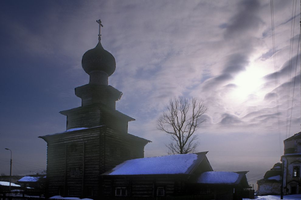 Belozersk
Russia. Vologda Region. Belozersk District
Church of Elijah the ProphetShukshin Street 13 / Svoboda (Freedom) Street
1998-03-03
© Photographs by William Brumfield