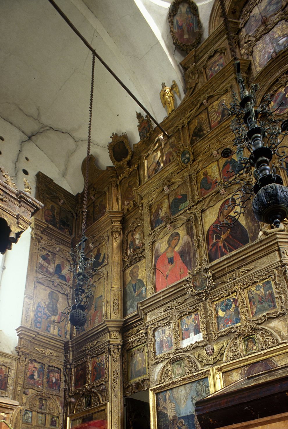 Belozersk
Russia. Vologda Region. Belozersk District
Church of the DormitionMarks Street 43
Interior. Iconostasis
1999-07-23
© Photographs by William Brumfield