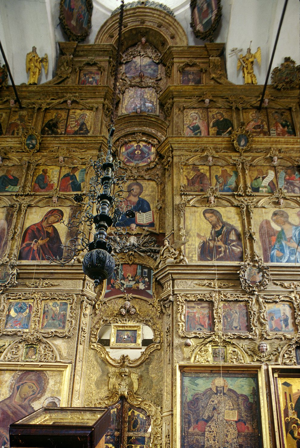 Belozersk
Russia. Vologda Region. Belozersk District
Church of the DormitionMarks Street 43
Interior. Iconostasis
1999-07-23
© Photographs by William Brumfield