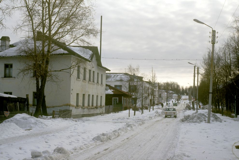 Belozersk
Russia. Vologda Region. Belozersk District
Stone house, 1945
1998-03-03
© Photographs by William Brumfield