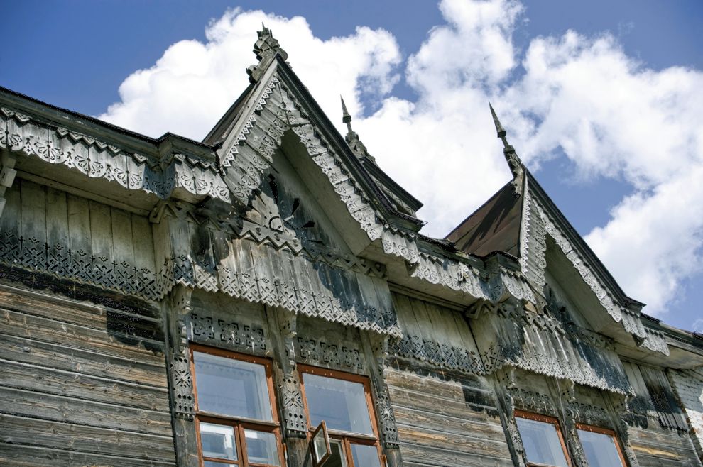 Боровск, г.
Россия. Калужская обл.. Боровский р-н
Усадьба И.Ф. Шокина. Конец XIX в.
Декоративные фронтоны
2010-05-29
© Фотографии Уильяма Брумфилда