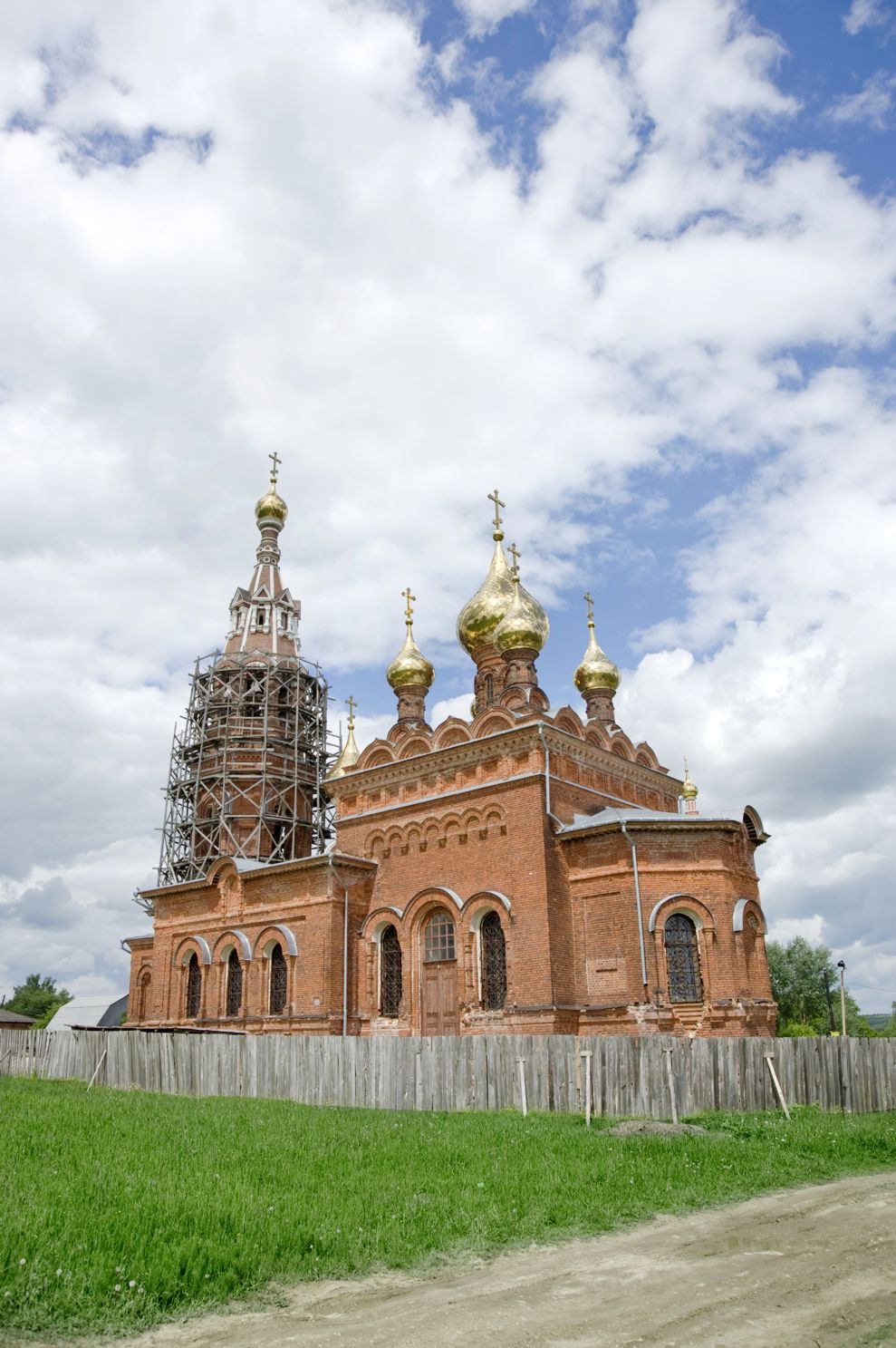 Красное, с.
Россия. Калужская обл.. Боровский р-н
Церковь Михаила Архангела
2010-05-29
© Фотографии Уильяма Брумфилда