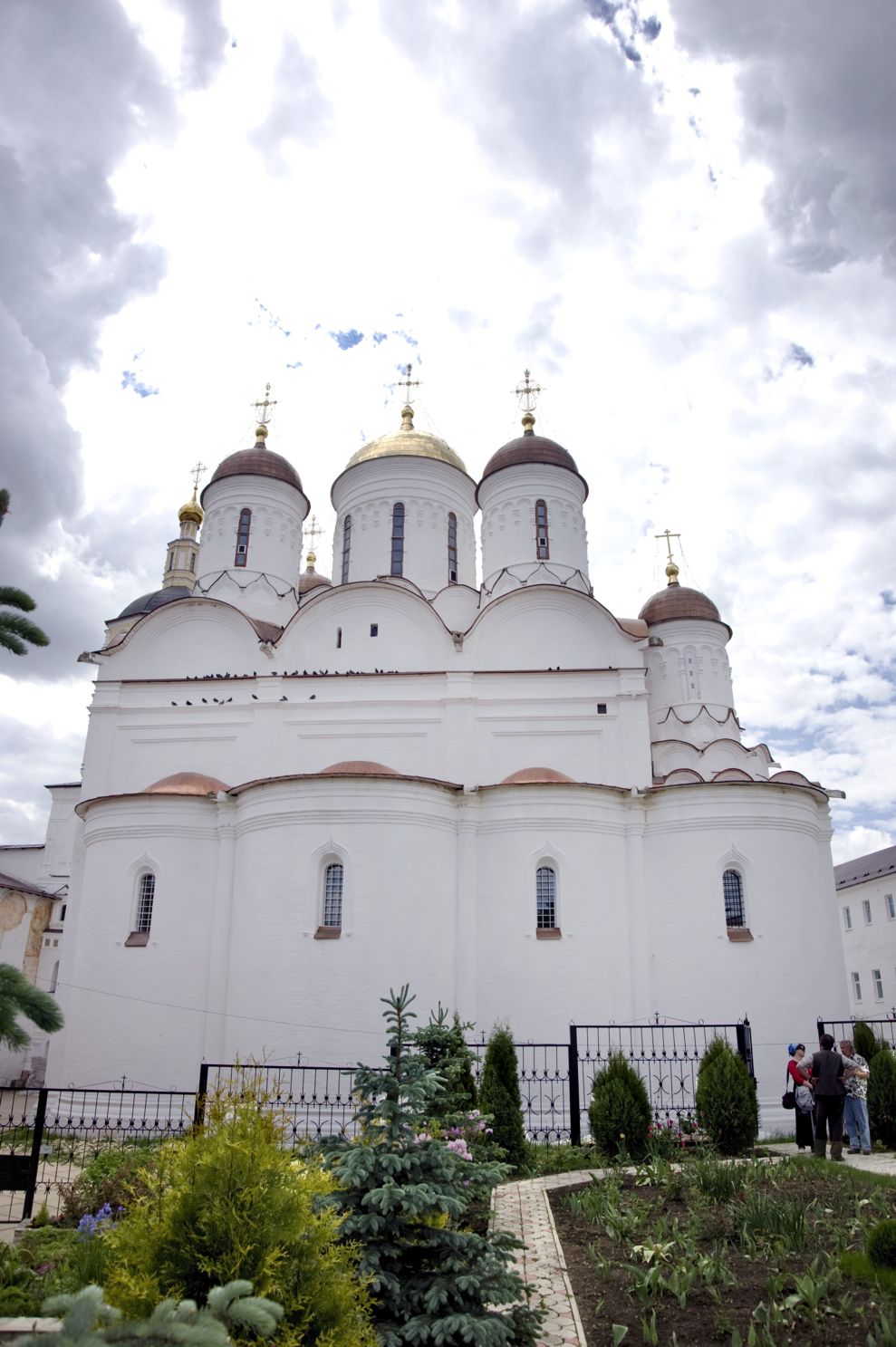 Roshcha
Russia. Kaluga Region. Borovsk District
St. Pafnutii Borovsk Monastery
Cathedral of Nativity of Mother of God
2010-05-29
© Photographs by William Brumfield