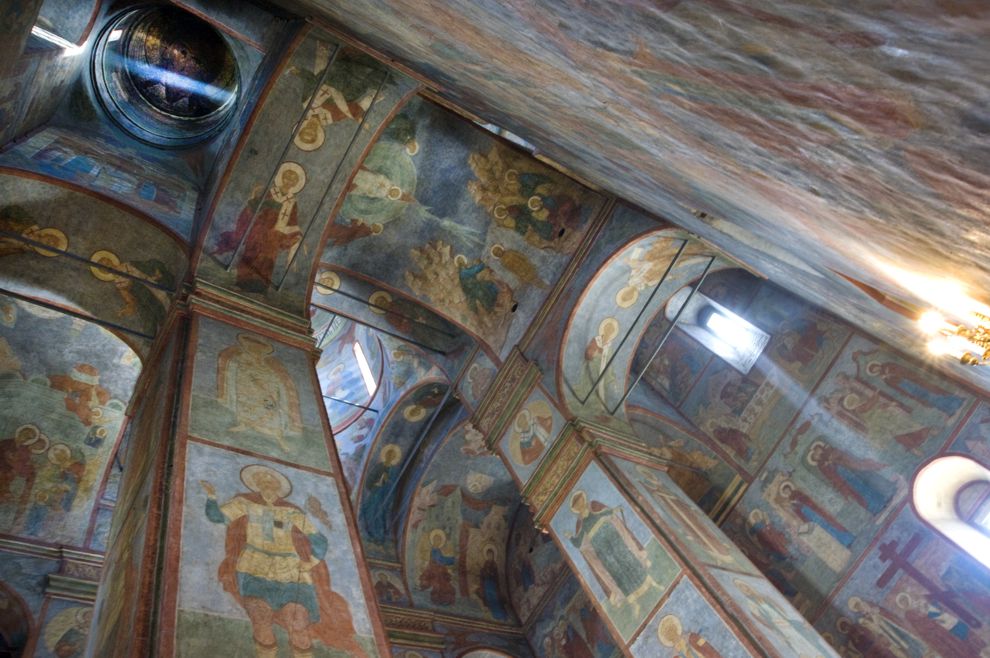 Roshcha
Russia. Kaluga Region. Borovsk District
St. Pafnutii Borovsk Monastery
Cathedral of Nativity of Mother of God
Interior
2010-07-17
© Photographs by William Brumfield