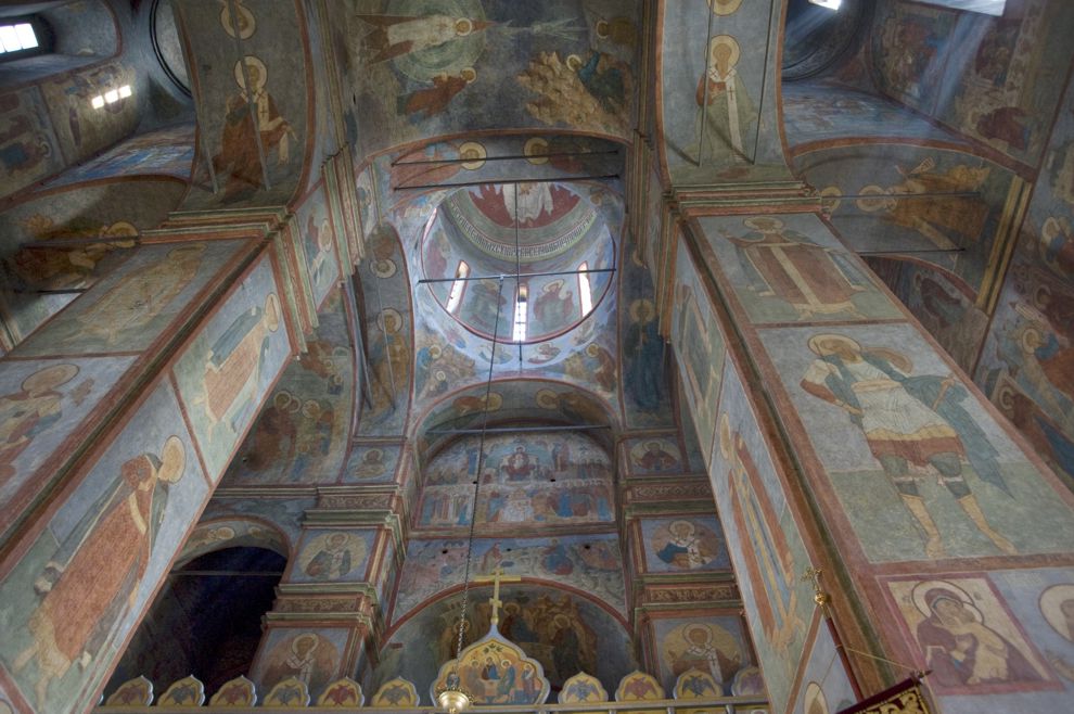 Roshcha
Russia. Kaluga Region. Borovsk District
St. Pafnutii Borovsk Monastery
Cathedral of Nativity of Mother of God
Interior
2010-07-17
© Photographs by William Brumfield