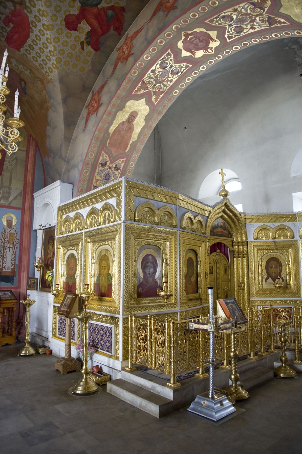 Roshcha
Russia. Kaluga Region. Borovsk District
St. Pafnutii Borovsk Monastery
Cathedral of Nativity of Mother of God
Interior. South altar
2010-07-17
© Photographs by William Brumfield