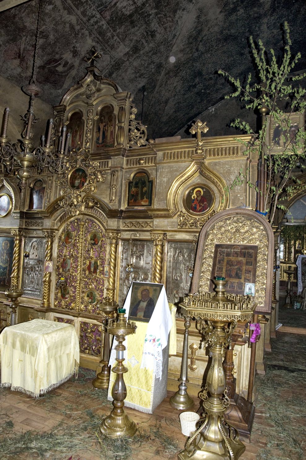 Roshcha
Russia. Kaluga Region. Borovsk District
Church of the Nativity of Mother of God
Interior
2010-05-29
© Photographs by William Brumfield