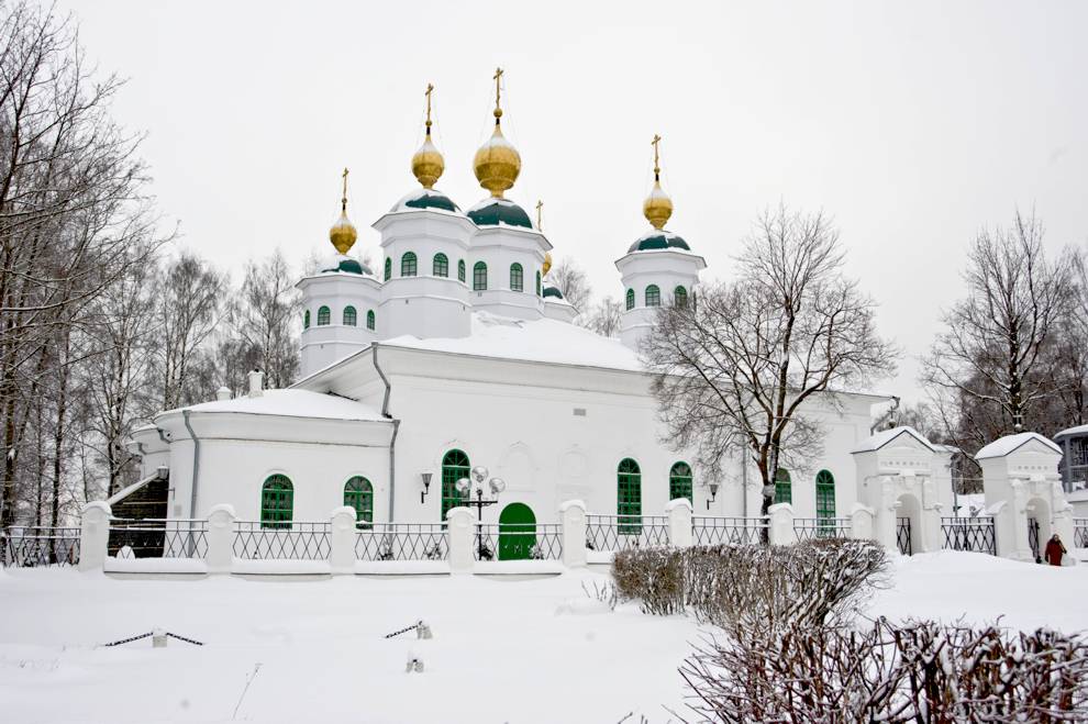 Череповец, г.
Россия. Вологодская обл.. Череповецкий р-н
Собор Воскресения ХристоваСоборная горка 1
2009-08-09
© Фотографии Уильяма Брумфилда