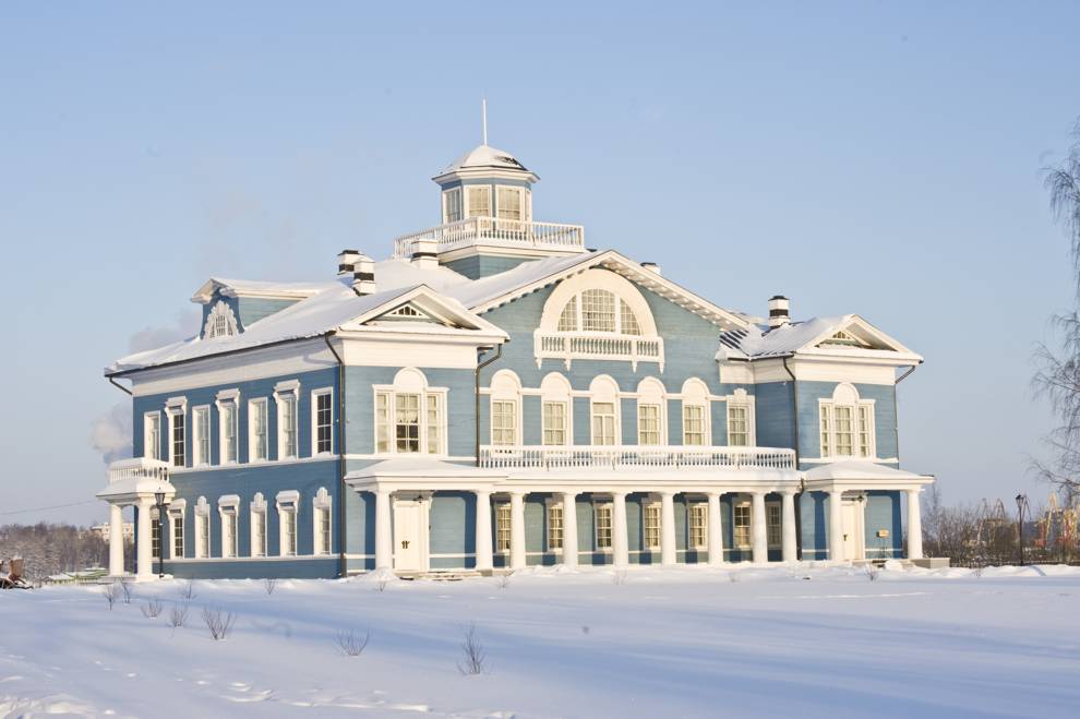 Cherepovets
Russia. Vologda Region. Cherepovetskii District
Gal`skoi estate
Main house
Courtyard facade
2010-01-02
© Photographs by William Brumfield