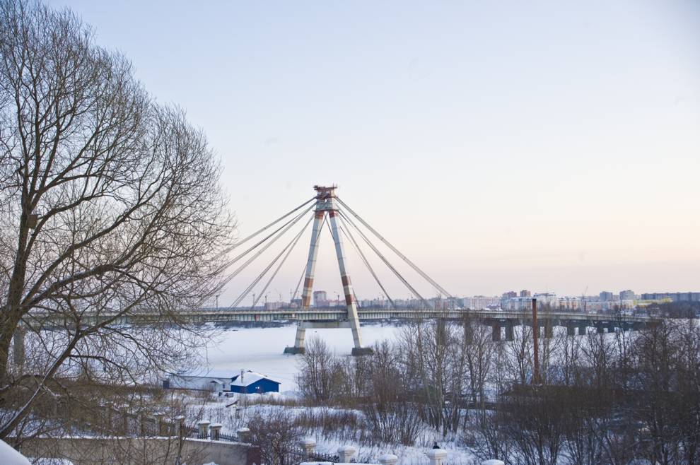 Cherepovets
Russia. Vologda Region. Cherepovetskii District
Highway bridge over Sheksna river
2010-01-02
© Photographs by William Brumfield