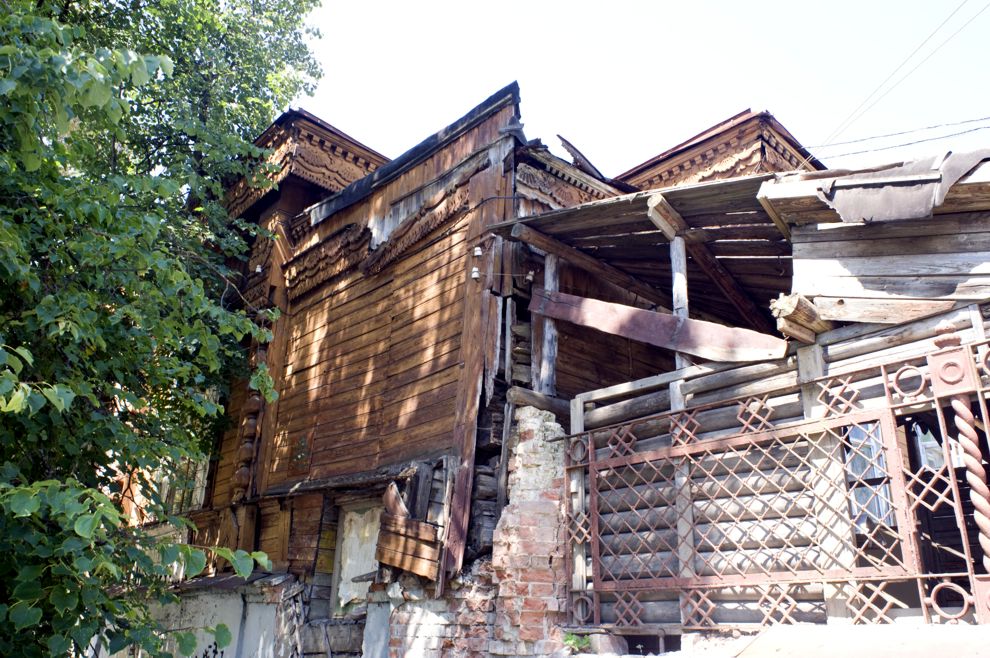 Калуга, г.
Россия. Калужская обл.
Деревянный дом
2010-07-15
© Фотографии Уильяма Брумфилда