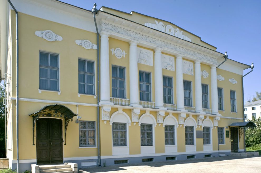 Kaluga
Russia. Kaluga Region
I. Bilibin (Chistokletov) house
2010-07-15
© Photographs by William Brumfield