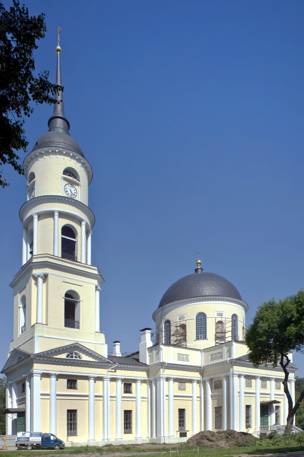 Kaluga
Russia. Kaluga Region
Cathedral of the TrinityStaryi Torg square
2010-07-15
© Photographs by William Brumfield